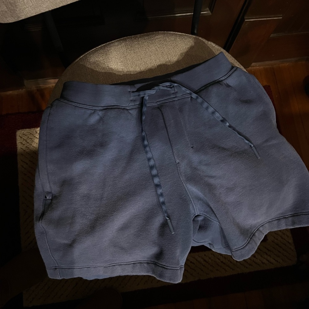 Lululemon men’s XS Casual Drawstring Shorts
